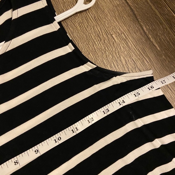 Old navy swing dress - Picture 2 of 4